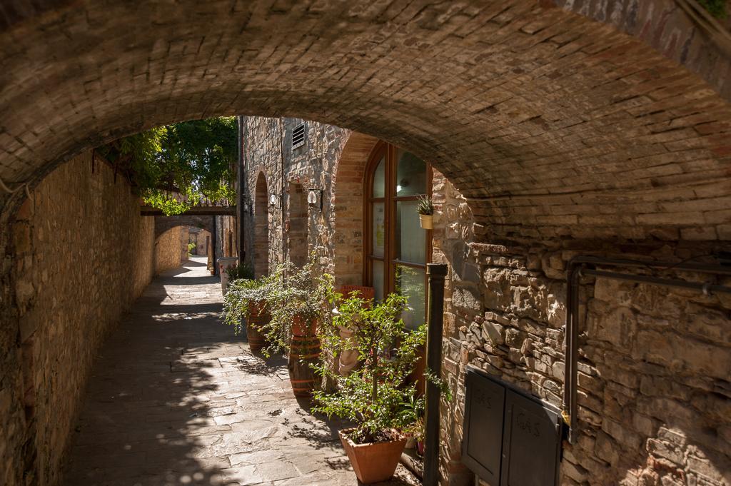 Palazzo Malaspina B&B San Donato in Poggio エクステリア 写真