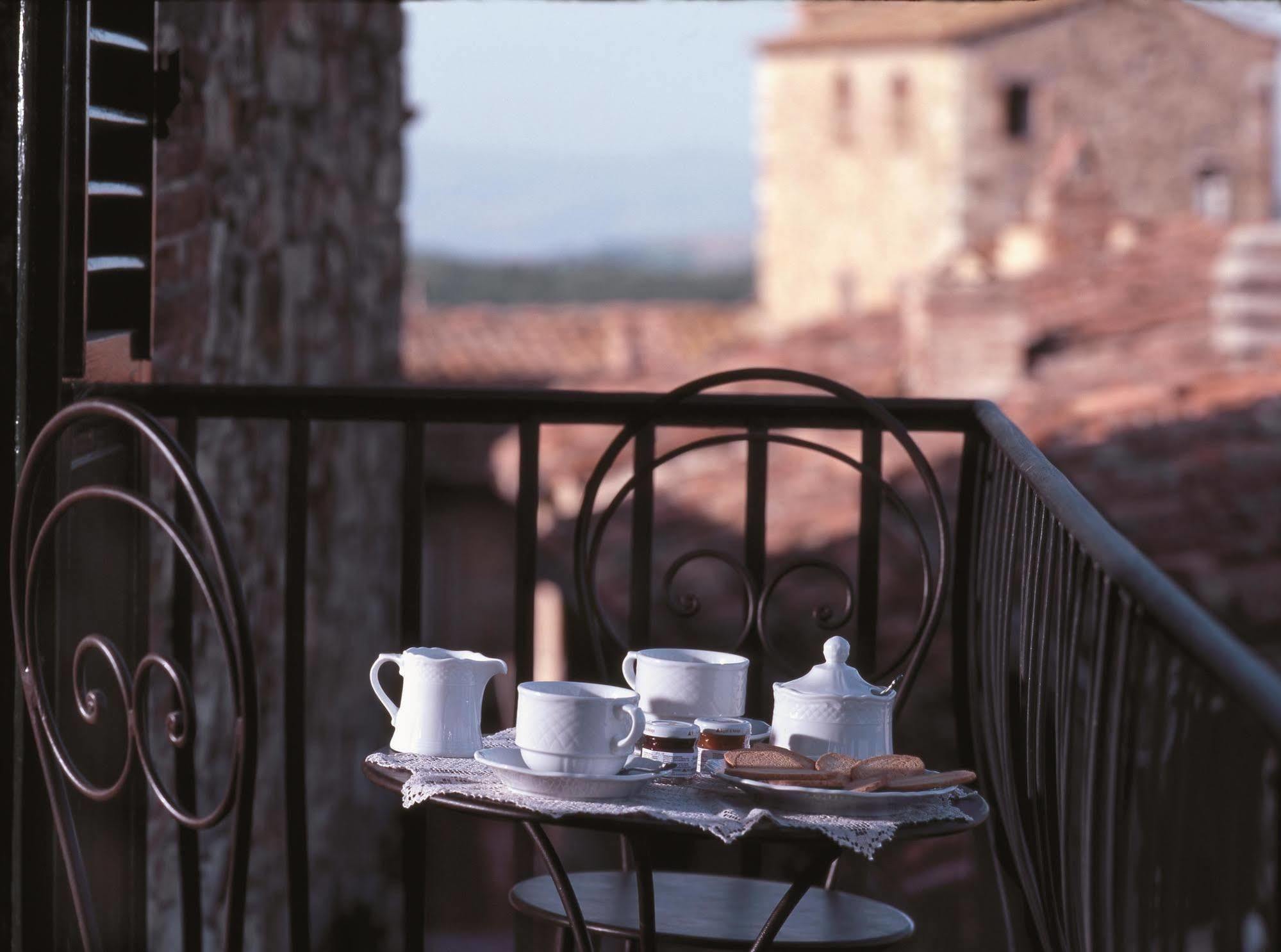 Palazzo Malaspina B&B San Donato in Poggio エクステリア 写真