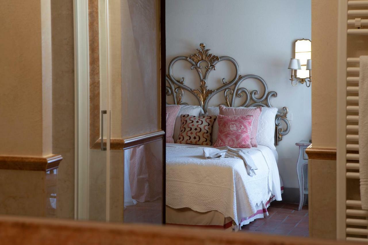 Palazzo Malaspina B&B San Donato in Poggio エクステリア 写真